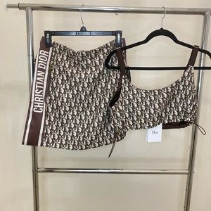 Christian Dior Monogram Oblique Short/Skirt Set. Size M Bronw color .